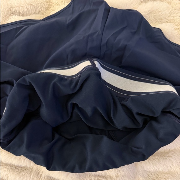 Alo Yoga Match Point Short - Picture 4 of 4